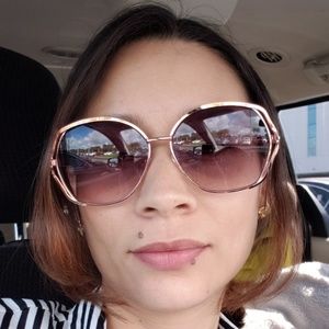 Meet your Posher, Erika